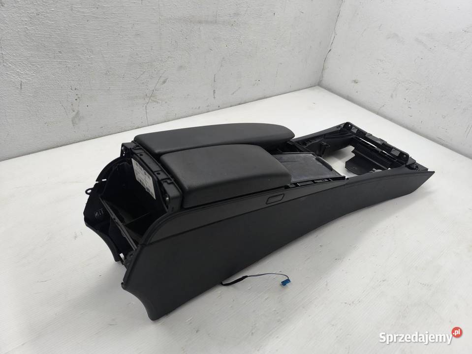 TUNEL ŚRODKOWY PODŁOKIETNIK MERCEDES W204 LIFT sprzedam