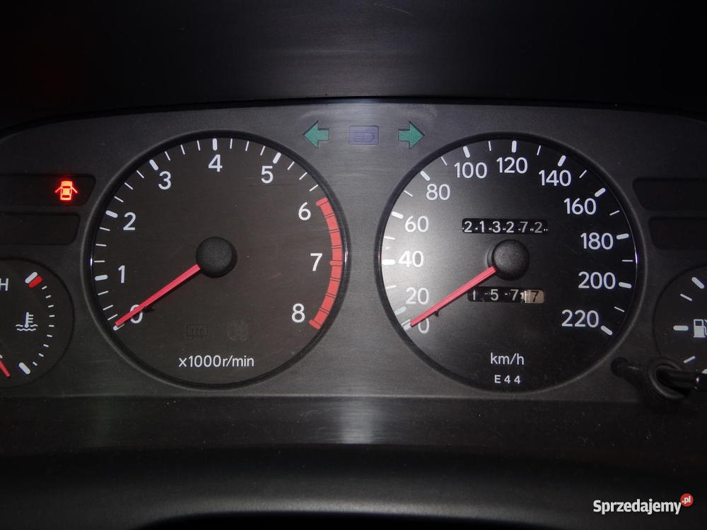 i niezawodna toyota corolla 13 b 5d 88 czerwona 1332cm3 Pruszków sprzedam