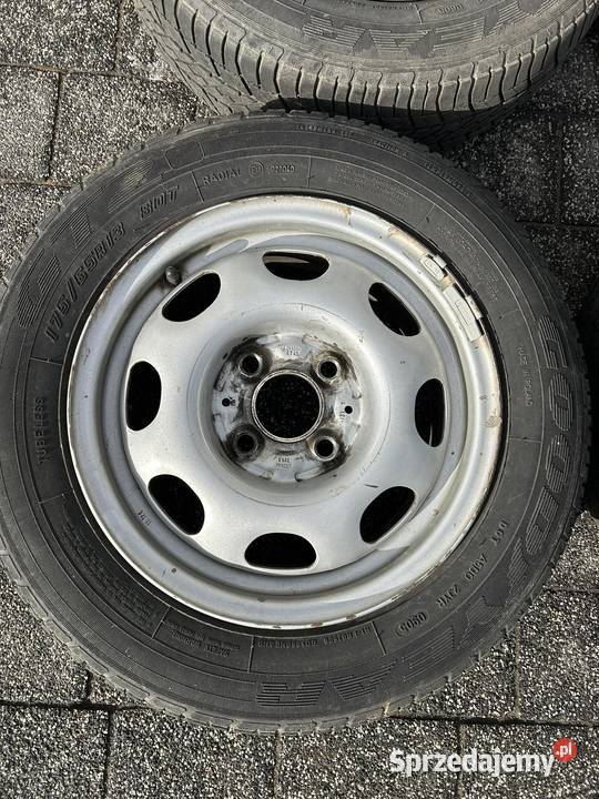 Komplet czterech felg stalowych 14 z kapslami vw Bydgoszcz