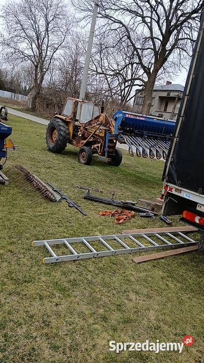 Ładowarka Massey Ferguson 3165s ciągnik z Żółkiewka-Osada