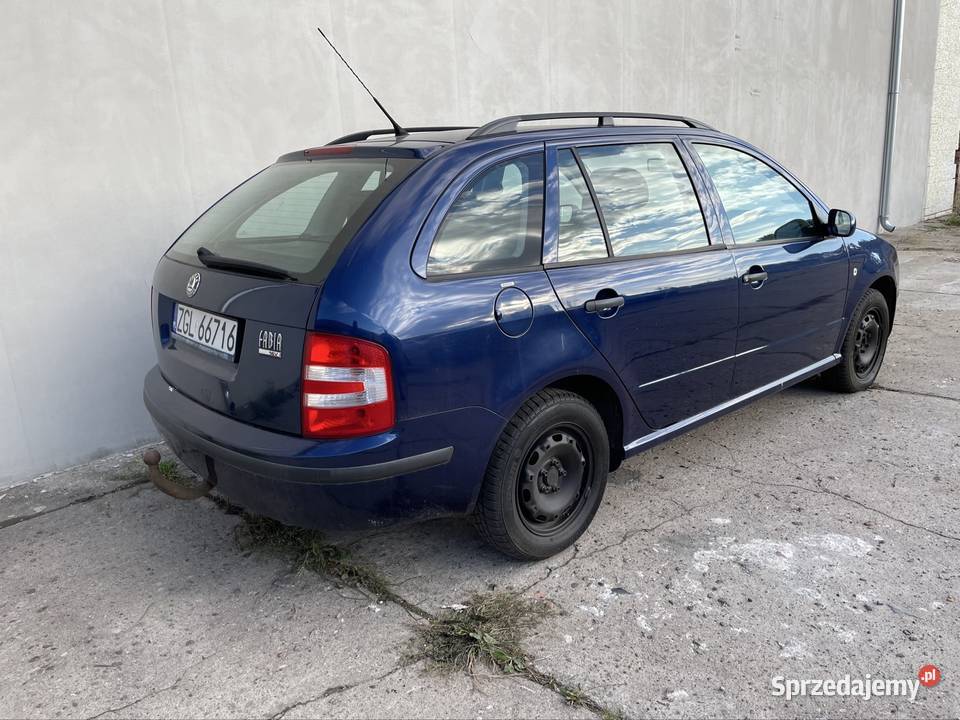Skoda Fabia Wynajem wypożyczalnia aut kombi Transport zachodniopomorskie Szczecin