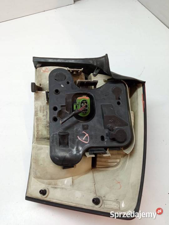 LAMPA TYŁ LEWA SEDAN 8E0945095C Audi A4 II sprzedam