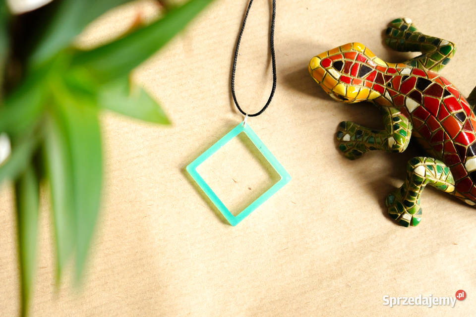 Turkusowy kwadratowy wisiorek świecący w Warszawa