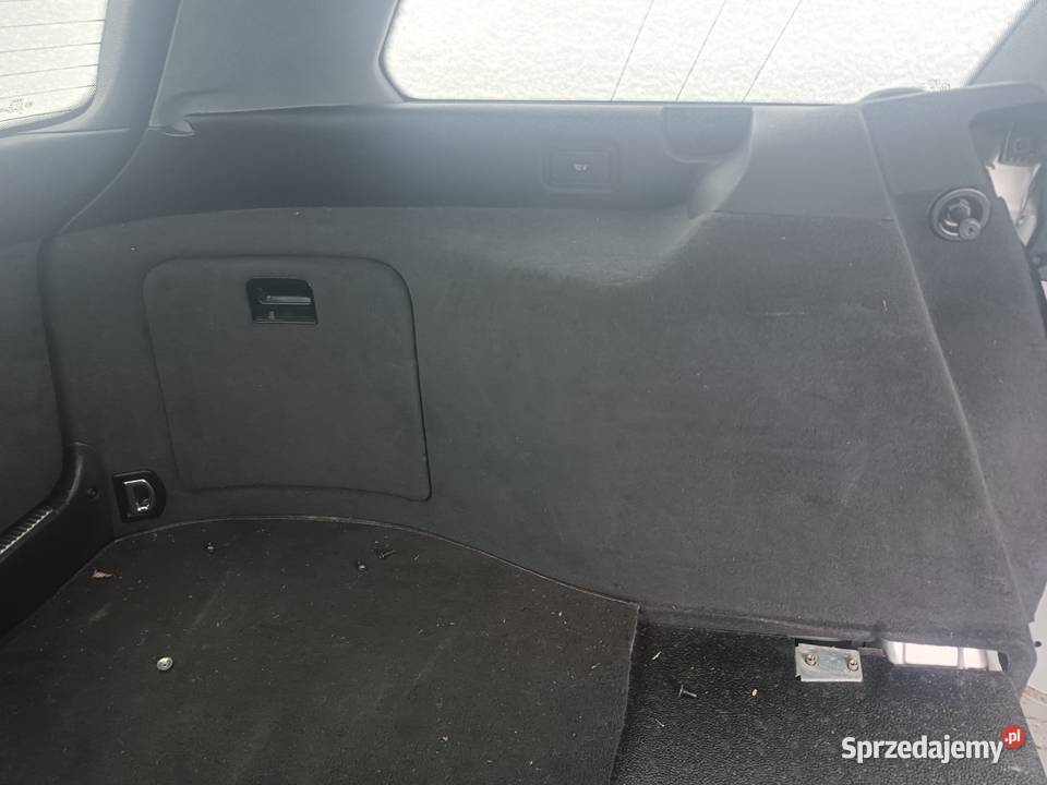 Boczek Tapicerka Bagażnika Całe Uchwyty Rolety Myszków