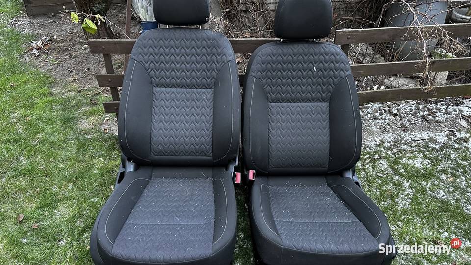 Fotele Opel Insignia kombi Brzeźnio