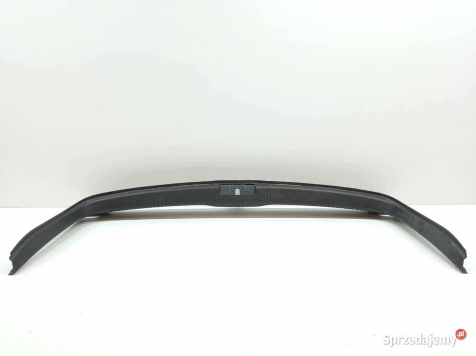 OSŁONA PROGU BAGAŻNIKA PASA TYŁ HB 1K6863459 VW Rok produkcji 2004