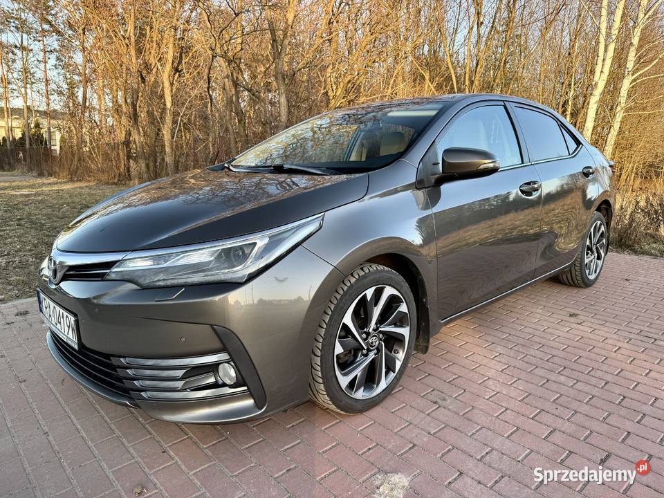 Toyota Corolla 16 benzyna salon jasne wnętrze benzyna