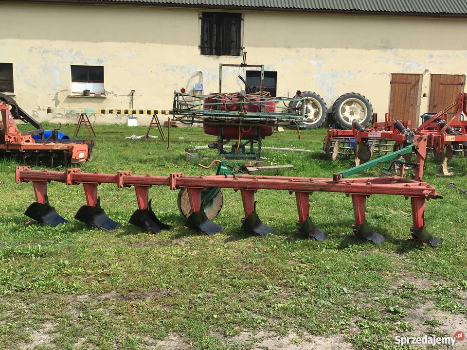 Plog podorywkowy 8 skibowy orginalny nieuszkodzony Pługi Krotoszyn
