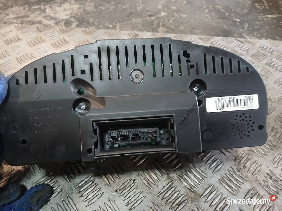 Licznik zegary Prędkościomierz 1K0920854P Radłów