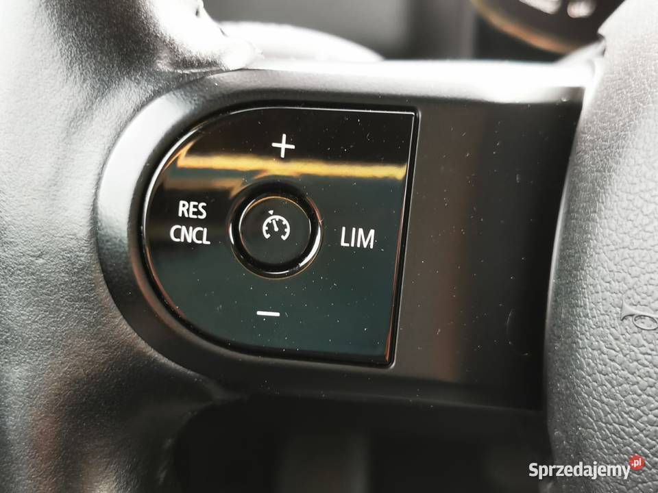 F60 Crossover PlugIn 15 SE 220 Salon Polska