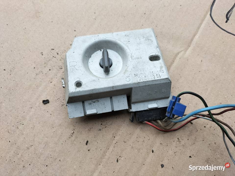 AUDI 80 B3 B4 WKŁAD LAMPY TYŁ LEWY Kamień-Kolonia