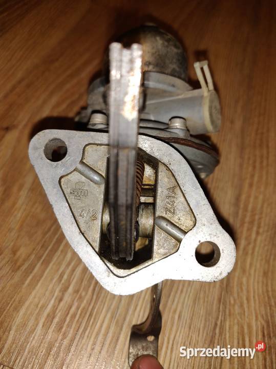 Oryginalna mechaniczna pompka paliwa Fiat 126p Wólka Brzózka