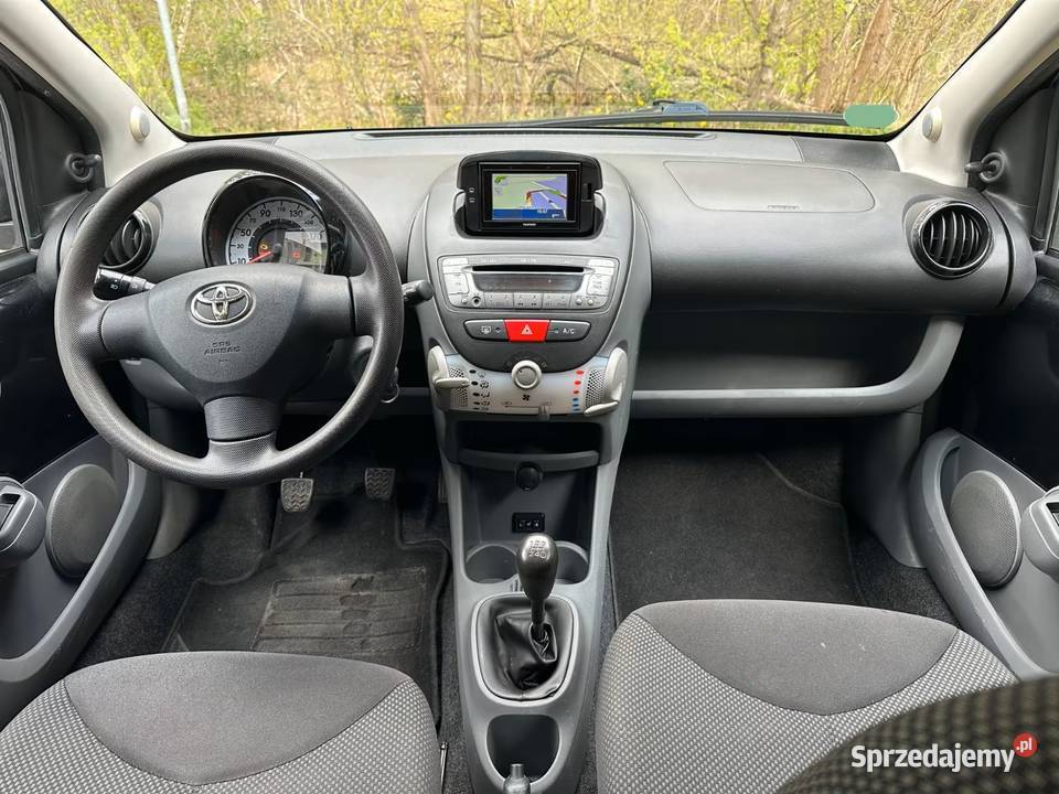 Toyota Aygo 10 VVTi 2011 Navi Czujniki Chojna sprzedam