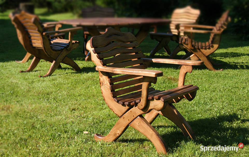 Drewniane meble ogrodowe wygodnie wyprofilowane Warszawa