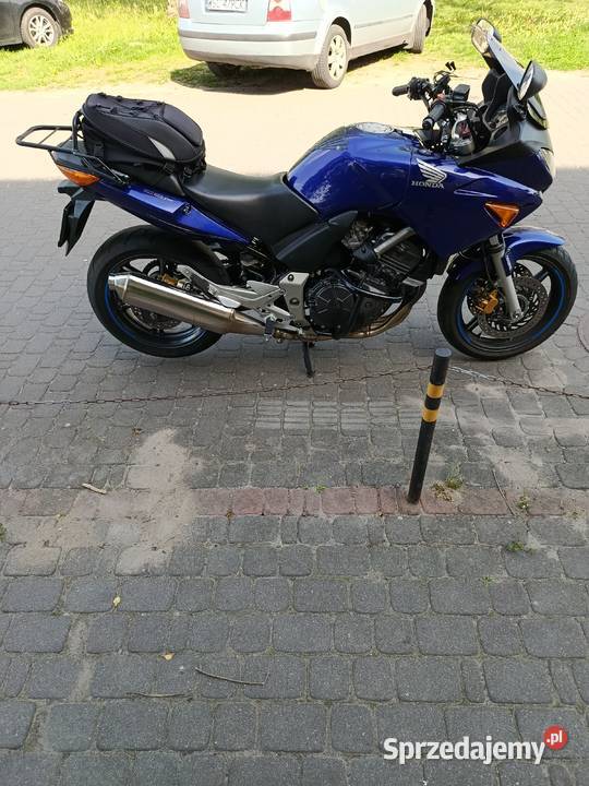 Do zaoferowania Honda CBF 600 produkcji 2004 Szymanów