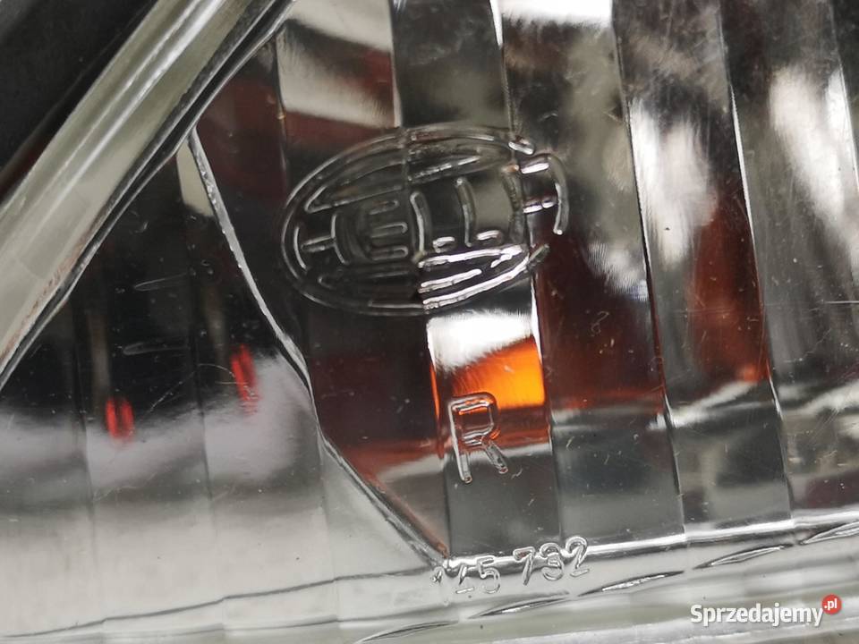 KIERUNKOWSKAZ PRAWY PRZÓD MITSUBISHI CARISMA sprzedam