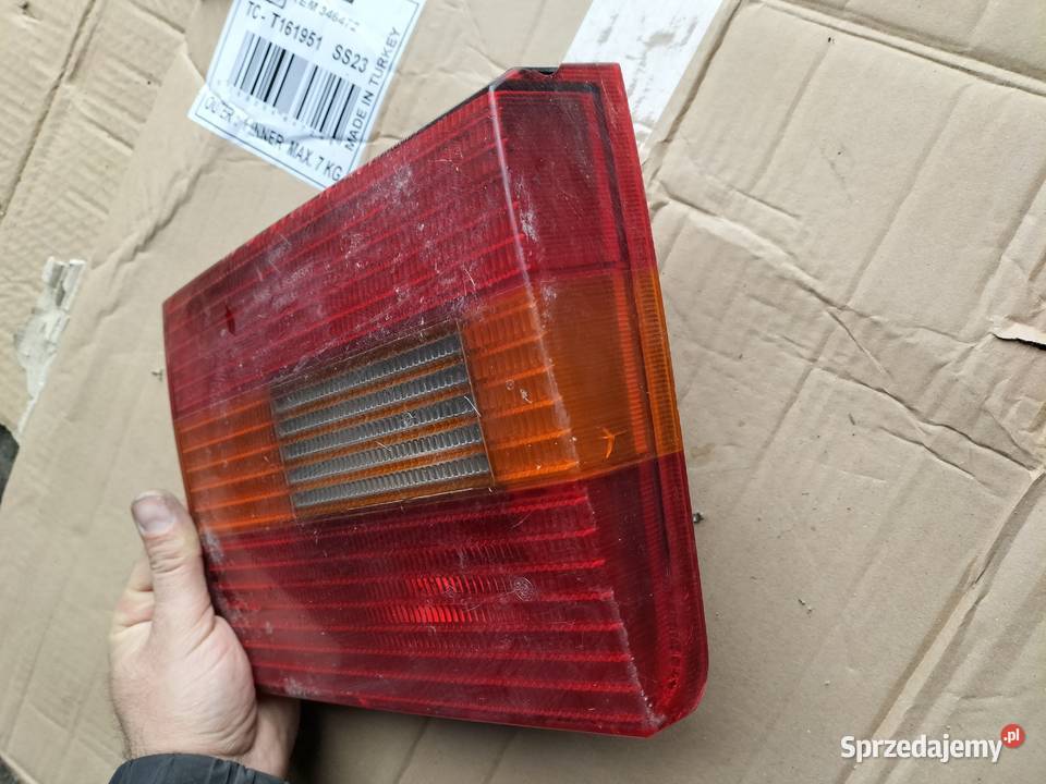 LAMPA TYŁ TYLNA LEWA VW PASSAT B4 KLAPA Kamień-Kolonia