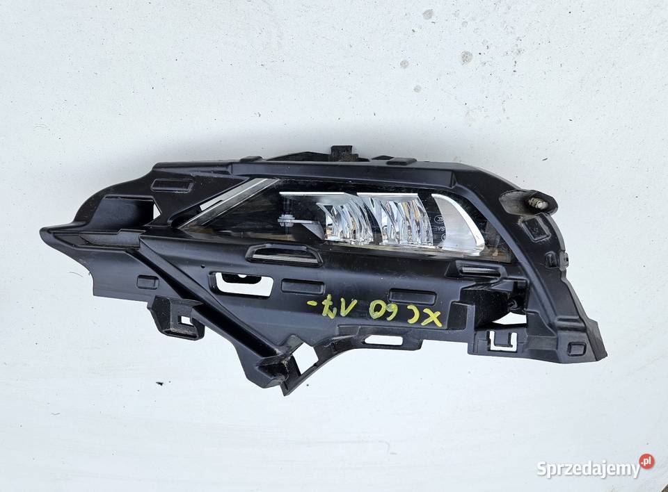 VOLVO XC60 II HALOGEN UCHWYT HALOGENU PRAWY Międzychód