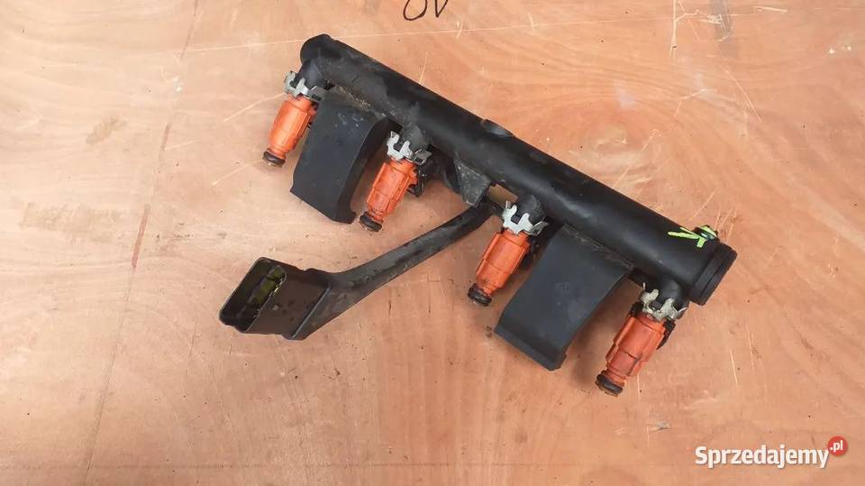 18HWtryskiwacze listwa kpl Peugeot Citroen osobowe Włoszczowa sprzedam