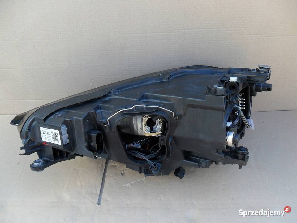 VW Volkswagen Sportsvan Lampa przód prawa xenon prawe Lampy przednie