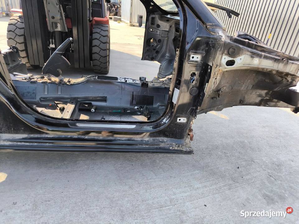 ĆWIARTKA PRÓG BOK PRAWA STRONA AUDI A1 8X 8X4 Przystajń