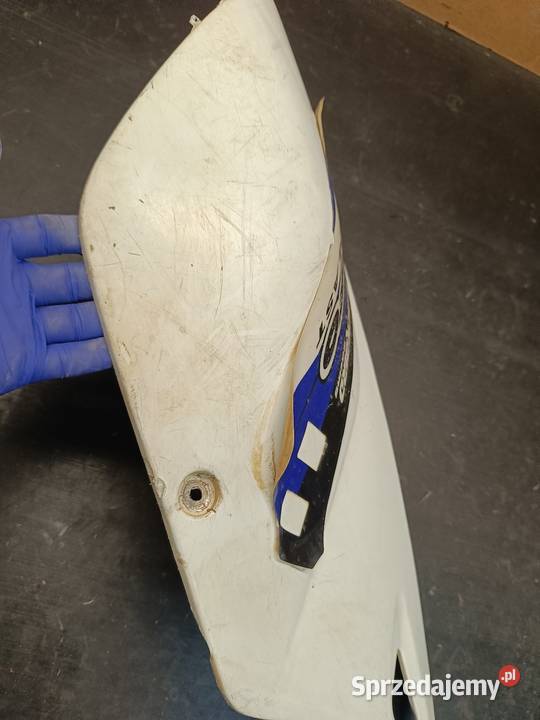 Owiewka osłona plastik boczek tył części Suzuki Gołaczewy sprzedam