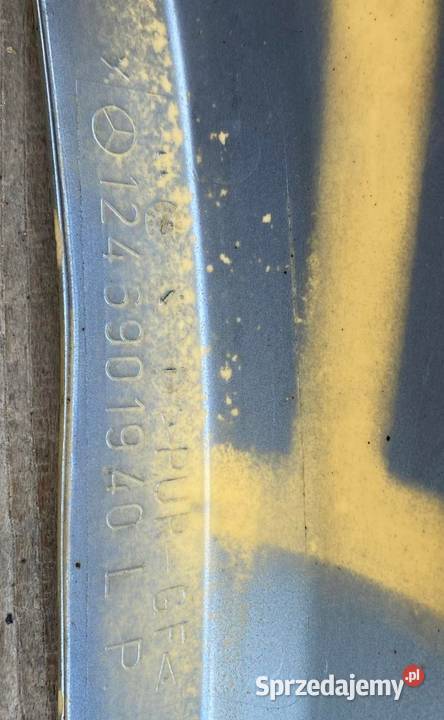 Listwa błotnika lewy tył MercedesBenz E W124 Rok produkcji 1993 Łagiewniki
