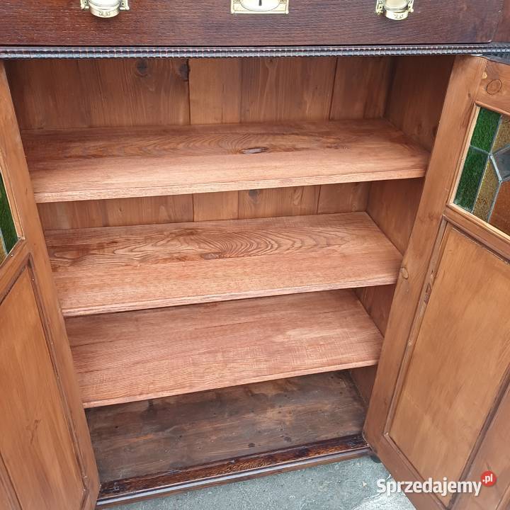 Stylowa Bieliźniarka Secesyjna z Witrażami