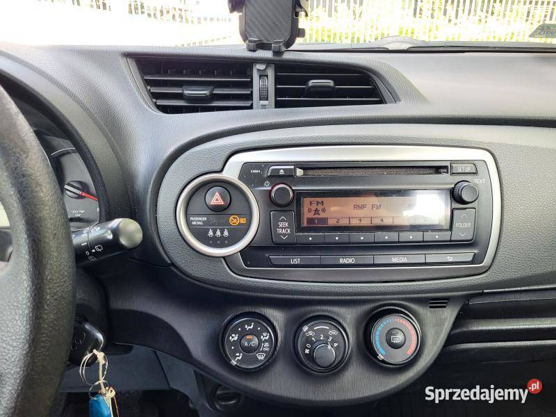 10l VVTi benzyna 69 Przebieg129 818 5 lat Yaris Warszawa sprzedam