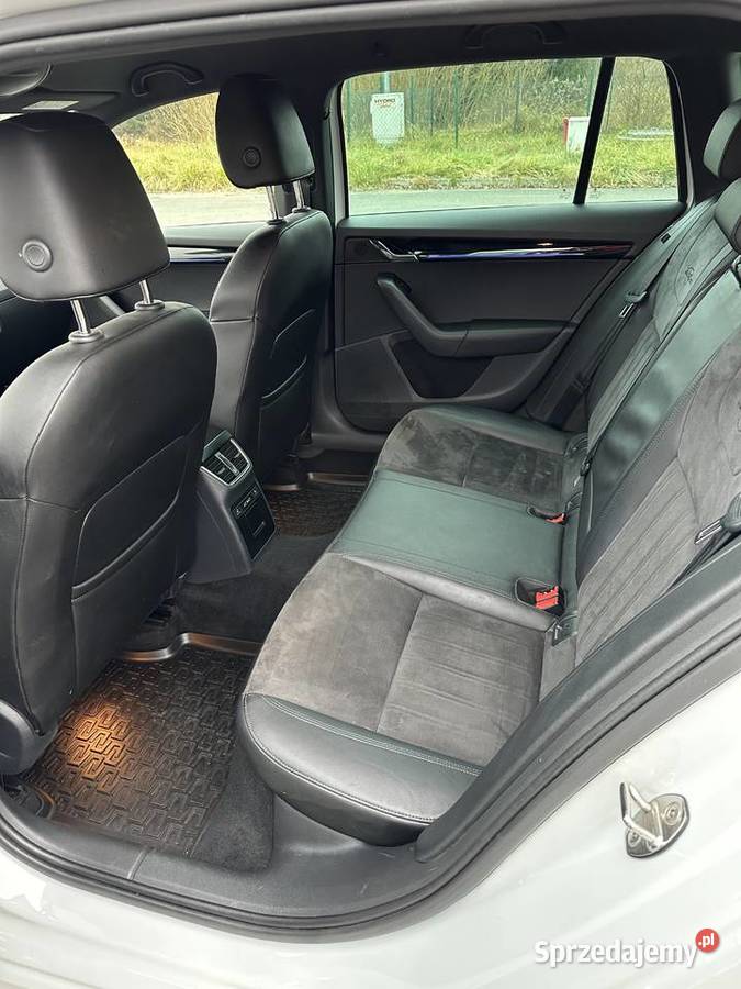 Skoda Octavia 4x4 LaurinKlement Virtual Cocpit Orneta