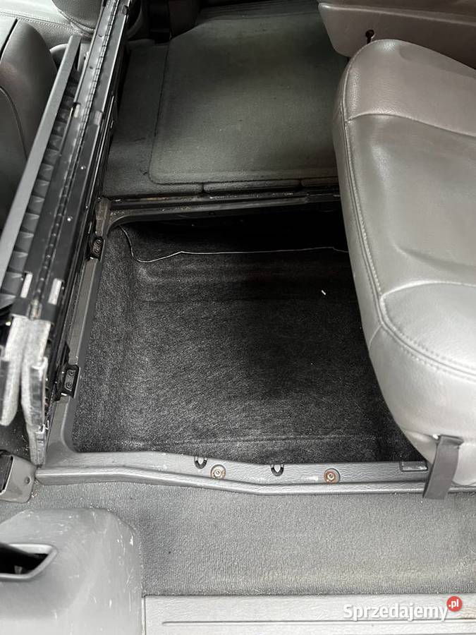 Chrysler Grand Voyager III 28 LX stowngo 2006 150KM