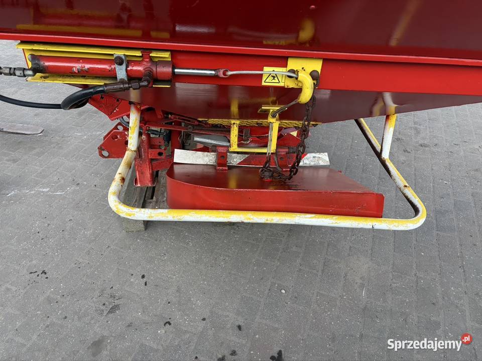 Rozsiewacz nawozów Lely Centreliner siewka Kuhn