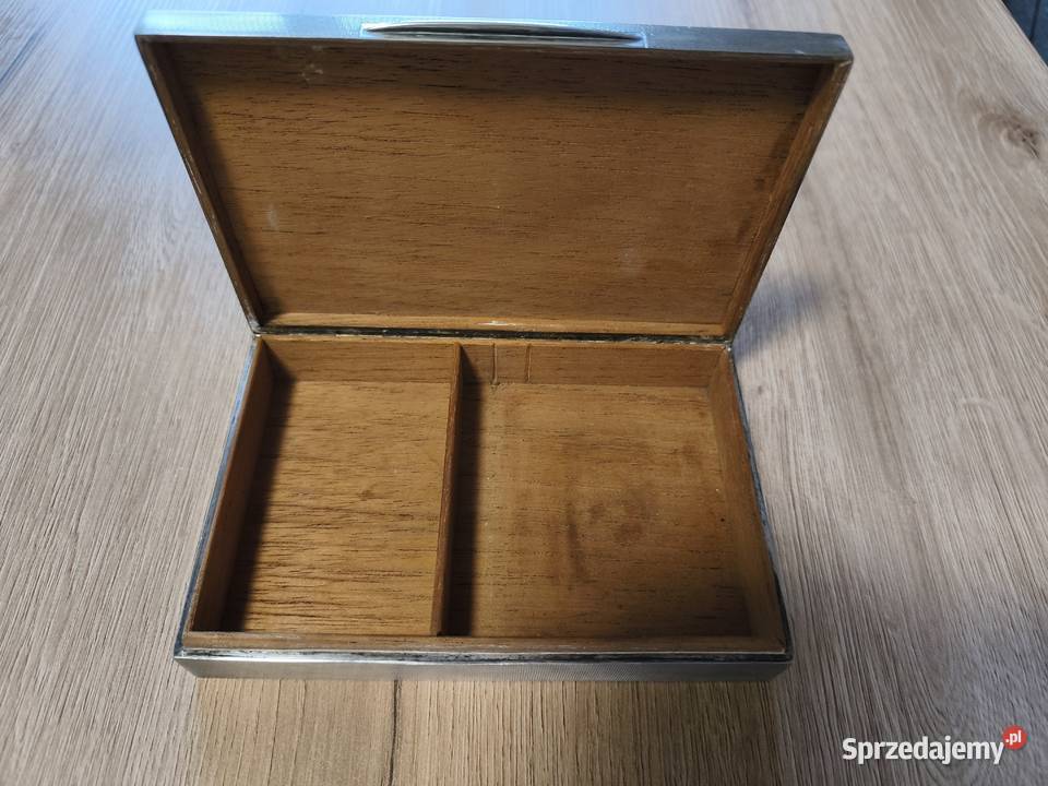 Stara srebrna papierośnica stołowa Chojnice