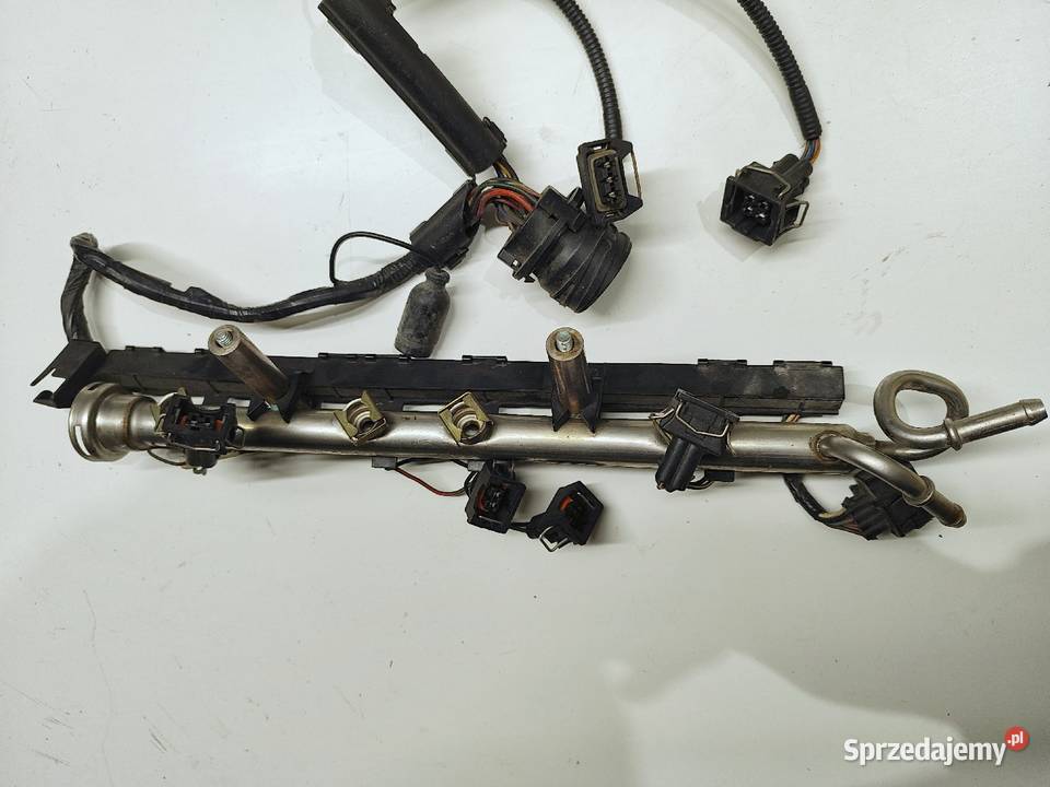 Listwa Wtryskowa Volkswagen Audi 037133317 AB