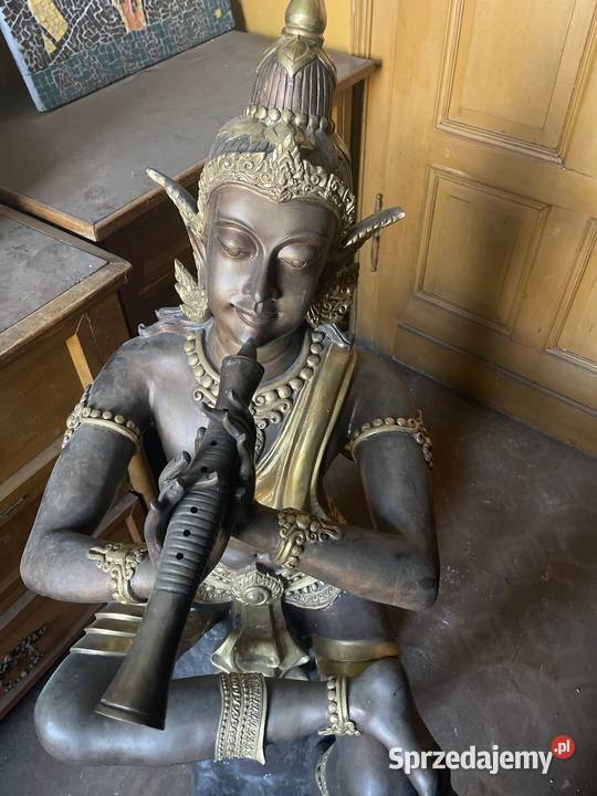 Wielki Budda z brązu Międzylesie