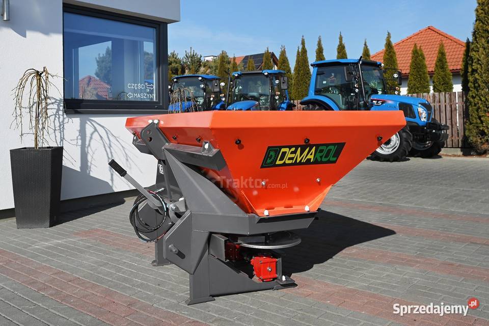 Rozsiewacz nawozu dwutalerzowy z hydrauliką i podkarpackie Tajęcina