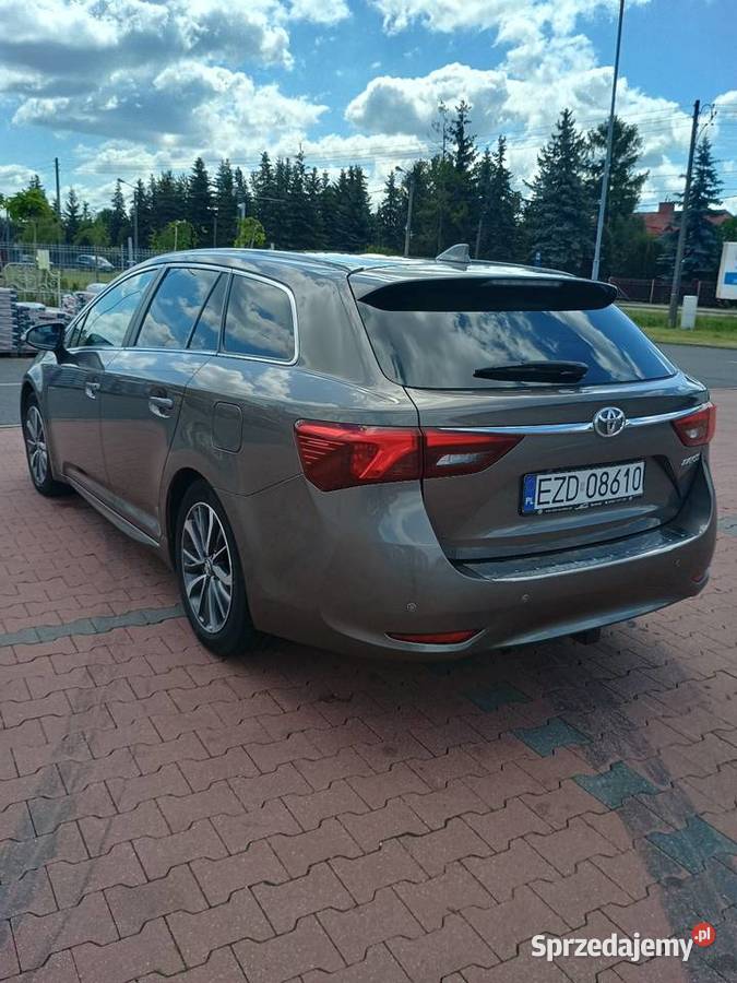 Toyota Avensis 18 benzyna relingi dachowe łódzkie sprzedam