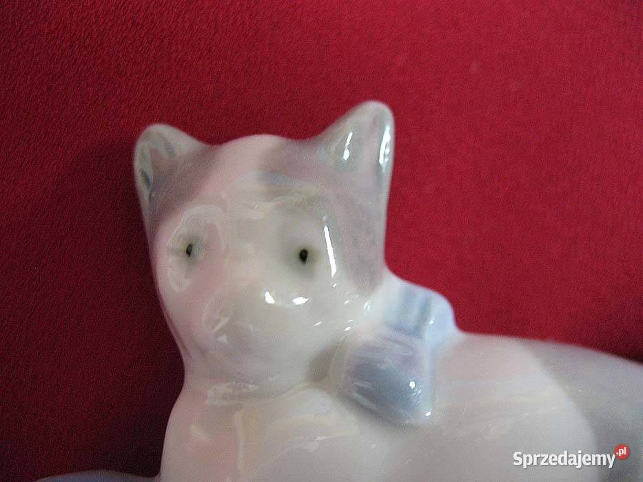 Kot kotek z piłką figurka stara porcelana 45 x 7 Siedlce