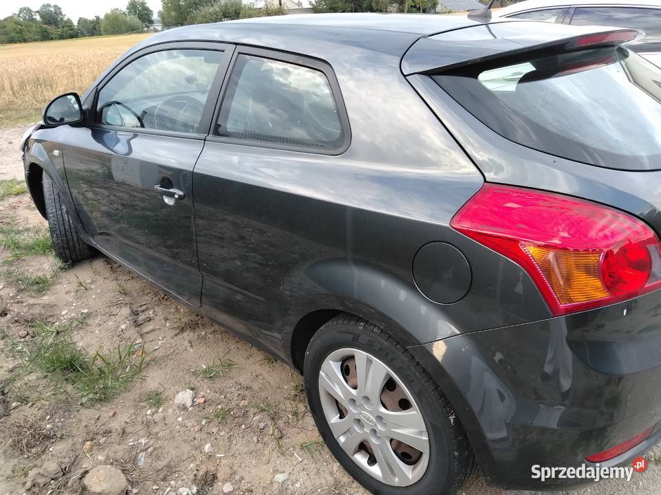 Kia ceed uszkodzony przód Płock sprzedam
