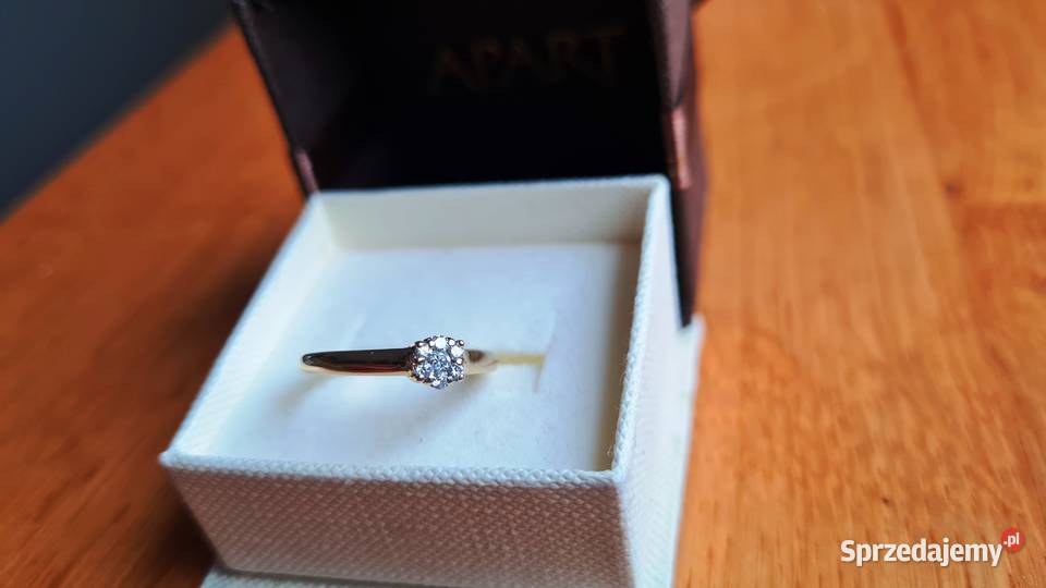 Złoty pierścionek 585 Lśniący z 7 brylantami 19 Dla kobiet Zambrów sprzedam
