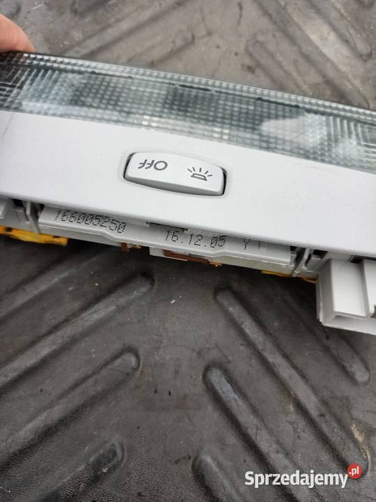 Lampka oświetlenie kabiny kanapa nissan primera