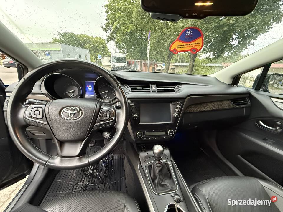 Toyota Avensis 2016 18 benzyna Gwarancja Będzin sprzedam