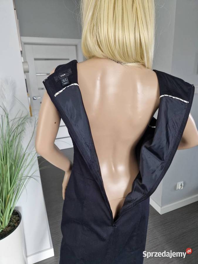 Granatowa sukienka marki HM Nowogard