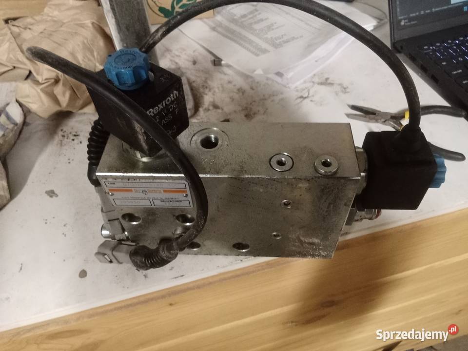 Zawór rozdzielacza 295930 Manitou MLT 741 Rudno