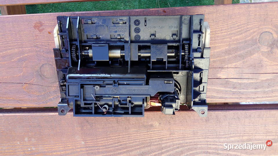 Popielniczka kremowa Mercedes w 221 Lisia Góra