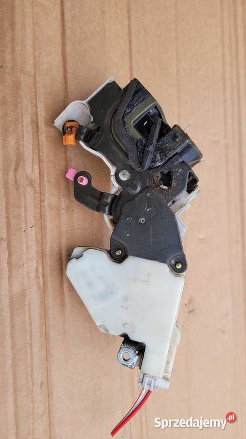 ZAMEK DRZWI PRZÓD ALMERA N15 8255261U01