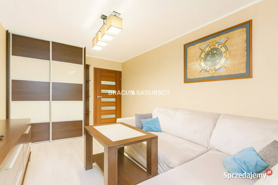 sprzedaży mieszkania 455m2 3 pokoje Kraków wielka płyta