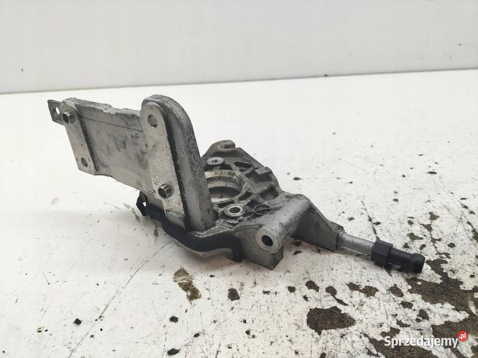 ŁAPA WSPORNIK 16 CRDI Hyundai i30 III 2016