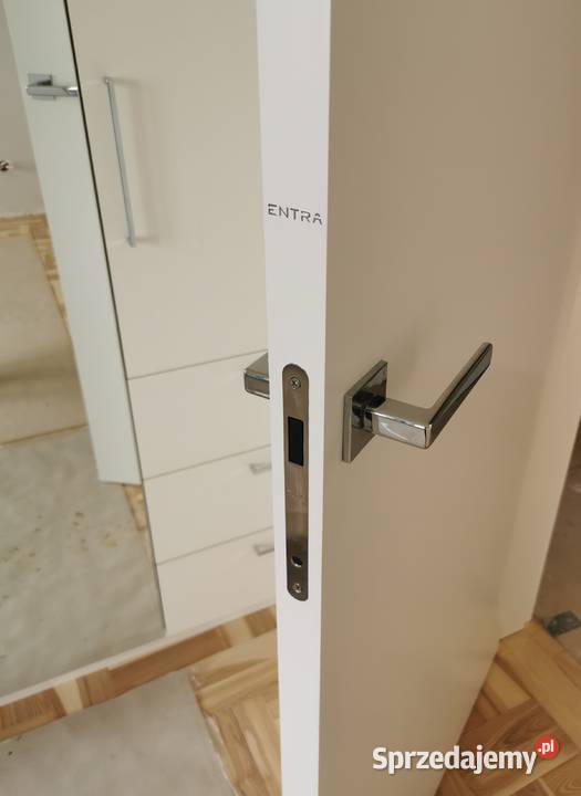 Montaż klamek Warszawa