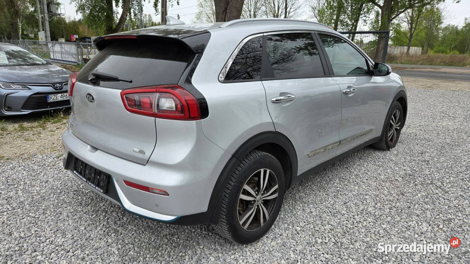Kia Niro 16 GDI 140 Plug in 85 Kamera Navi Skóra lakier metallic Niro mazowieckie